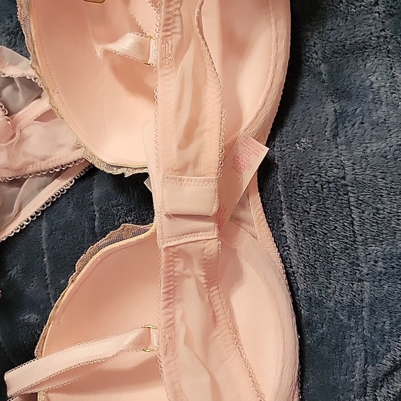 Vs panty and bra set - Picture 4 of 5